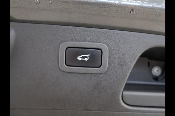 Jaguar E-Pace 2.0 TURBO P250 AWD R-DYNAMIC SE + PANORAMA / LEDER / CAMERA