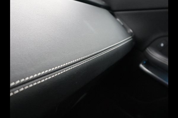 Jaguar E-Pace 2.0 TURBO P250 AWD R-DYNAMIC SE + PANORAMA / LEDER / CAMERA