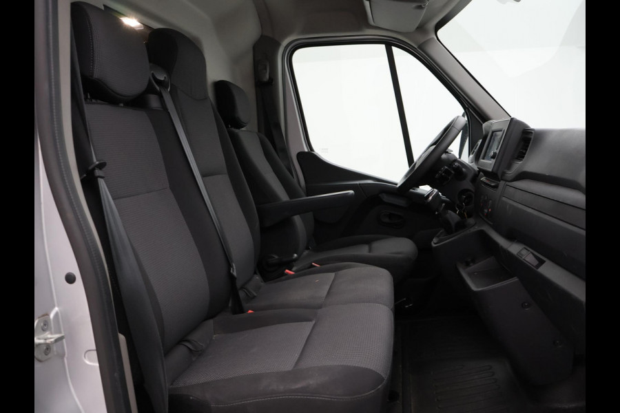 Renault Master 2.3 dCi 135 PK L1H1 WORK EDITION + CAMERA / TREKHAAK / NAVIGATIE / CLIMATE / CRUISE / DAB+