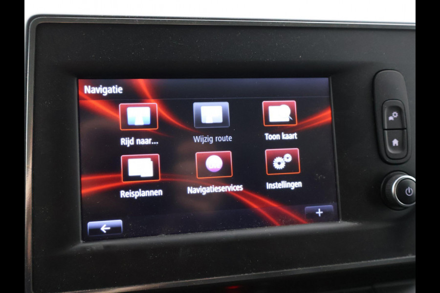 Renault Master 2.3 dCi 135 PK L1H1 WORK EDITION + CAMERA / TREKHAAK / NAVIGATIE / CLIMATE / CRUISE / DAB+