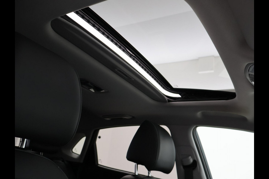 Hyundai Kona EV PREMIUM 64 kWh + SCHUIFDAK | KRELL AUDIO | STOELVENTILATIE | HEAD-UP | LEDER | ADAPTIVE CRUISE