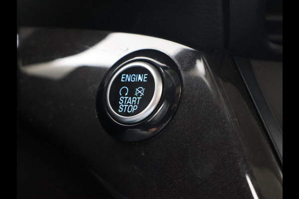 Ford Kuga 1.5 182 PK AWD AUT. + PANORAMA | CAMERA | CARPLAY | STOELVERW. | XENON | CRUISE CONTROL