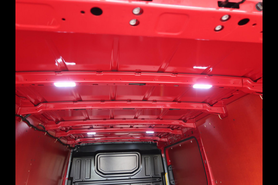 MAN TGE 30 2.0 *DEALER ONDERHOUDEN* + APPLE CARPLAY / CAMERA / NAVIGATIE