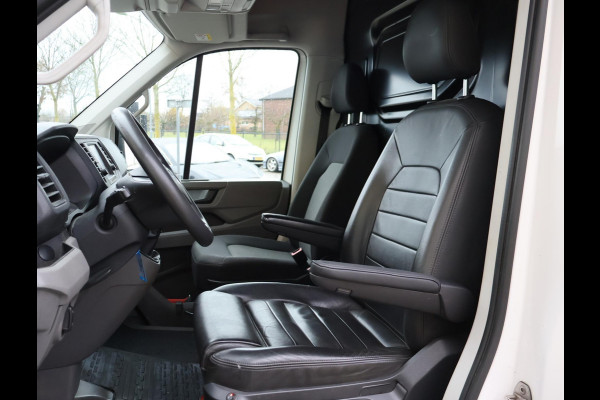 Volkswagen Crafter 35 2.0 TDI 140 PK L3H3 + 3000 KG TREKHAAK + NAVIGATIE / CAMERA / DAB / APPLE CARPLAY