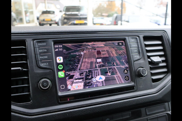 Volkswagen Crafter 35 2.0 TDI 140 PK L3H3 + 3000 KG TREKHAAK + NAVIGATIE / CAMERA / DAB / APPLE CARPLAY