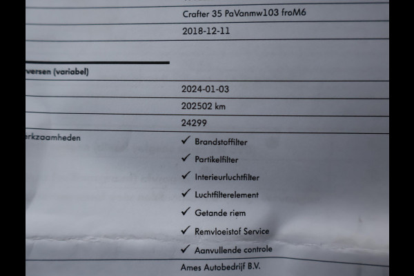 Volkswagen Crafter 35 2.0 TDI 140 PK L3H3 + 3000 KG TREKHAAK + NAVIGATIE / CAMERA / DAB / APPLE CARPLAY