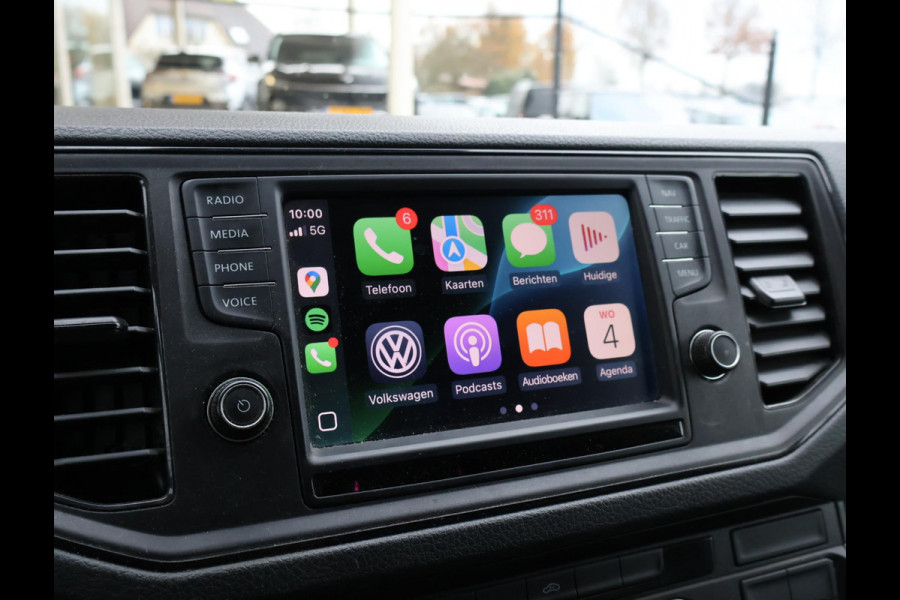 Volkswagen Crafter 35 2.0 TDI 140 PK L3H3 + 3000 KG TREKHAAK + NAVIGATIE / CAMERA / DAB / APPLE CARPLAY