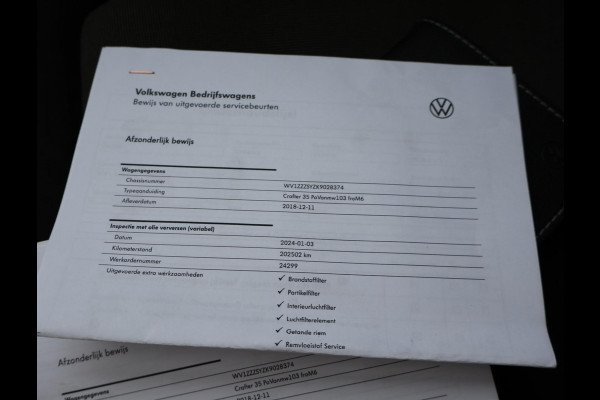 Volkswagen Crafter 35 2.0 TDI 140 PK L3H3 + 3000 KG TREKHAAK + NAVIGATIE / CAMERA / DAB / APPLE CARPLAY