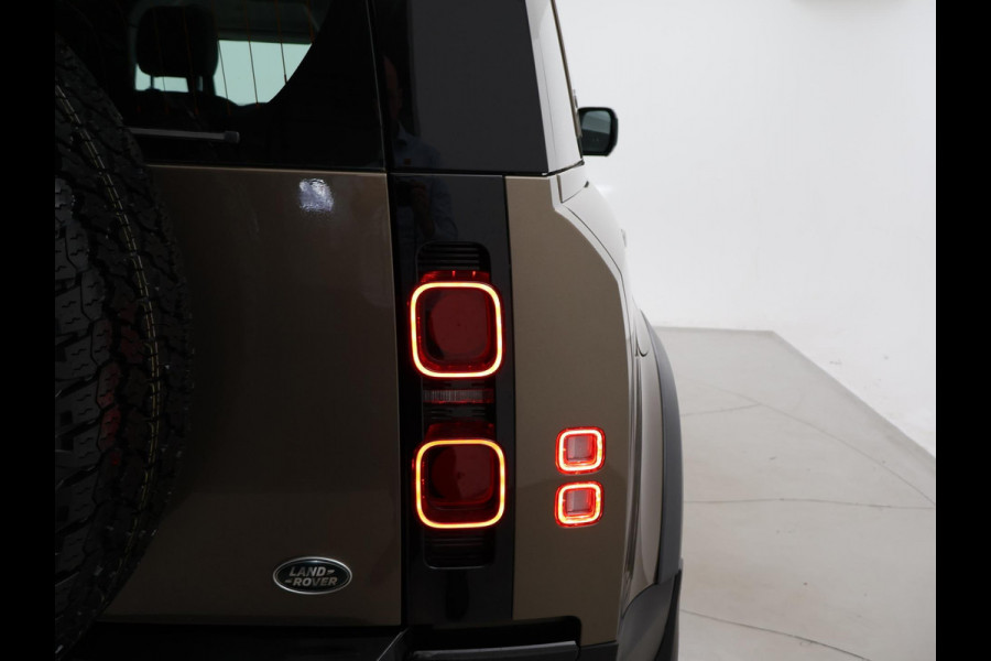 Land Rover Defender 2.0 D240 110 GRIJS KENTEKEN + PANORAMADAK | 360 CAMERA | WEGKL. TREKHAAK | MERIDIAN | LUCHTVERING