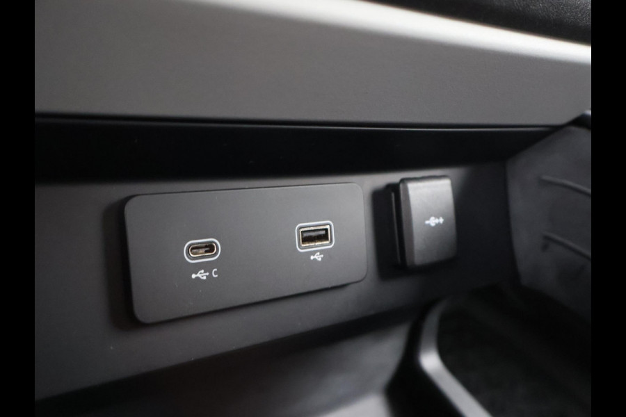 Land Rover Defender 2.0 D240 110 GRIJS KENTEKEN + PANORAMADAK | 360 CAMERA | WEGKL. TREKHAAK | MERIDIAN | LUCHTVERING