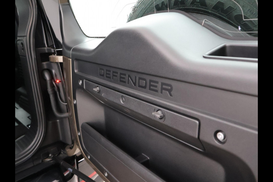 Land Rover Defender 2.0 D240 110 GRIJS KENTEKEN + PANORAMADAK | 360 CAMERA | WEGKL. TREKHAAK | MERIDIAN | LUCHTVERING