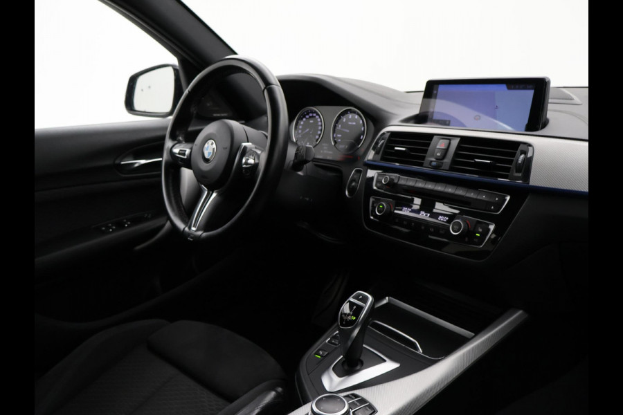 BMW 1-serie M140i 340 PK M-SPORT AUT8 + HARMAN/KARDON | 19 INCH | SPORTUITLAAT | CAMERA | STOELVERWARMING
