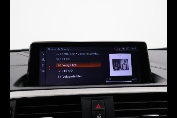 BMW 1-serie M140i 340 PK M-SPORT AUT8 + HARMAN/KARDON | 19 INCH | SPORTUITLAAT | CAMERA | STOELVERWARMING