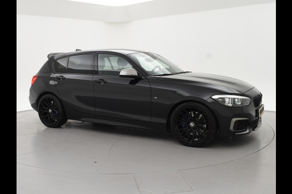 BMW 1-serie M140i 340 PK M-SPORT AUT8 + HARMAN/KARDON | 19 INCH | SPORTUITLAAT | CAMERA | STOELVERWARMING