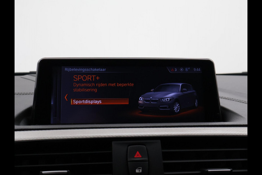 BMW 1-serie M140i 340 PK M-SPORT AUT8 + HARMAN/KARDON | 19 INCH | SPORTUITLAAT | CAMERA | STOELVERWARMING