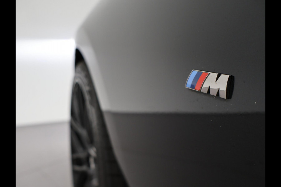 BMW 1-serie M140i 340 PK M-SPORT AUT8 + HARMAN/KARDON | 19 INCH | SPORTUITLAAT | CAMERA | STOELVERWARMING