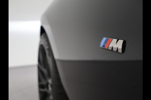 BMW 1-serie M140i 340 PK M-SPORT AUT8 + HARMAN/KARDON | 19 INCH | SPORTUITLAAT | CAMERA | STOELVERWARMING