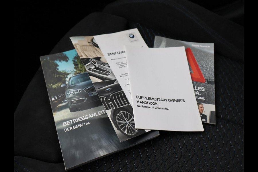 BMW 1-serie M140i 340 PK M-SPORT AUT8 + HARMAN/KARDON | 19 INCH | SPORTUITLAAT | CAMERA | STOELVERWARMING