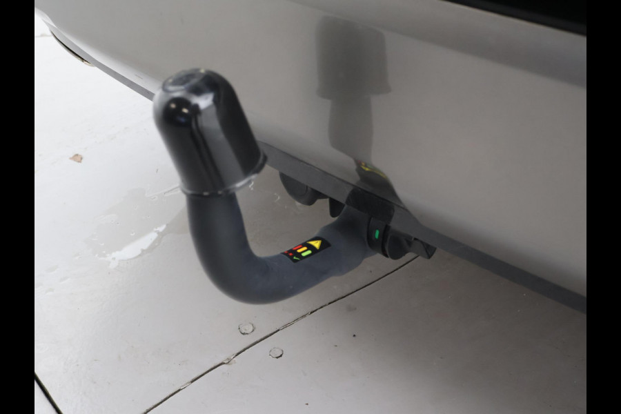 Toyota RAV4 2.5 HYBRID AWD BI-TONE + TREKHAAK | CARPLAY | CAMERA | STUUR/STOELVERWARMING