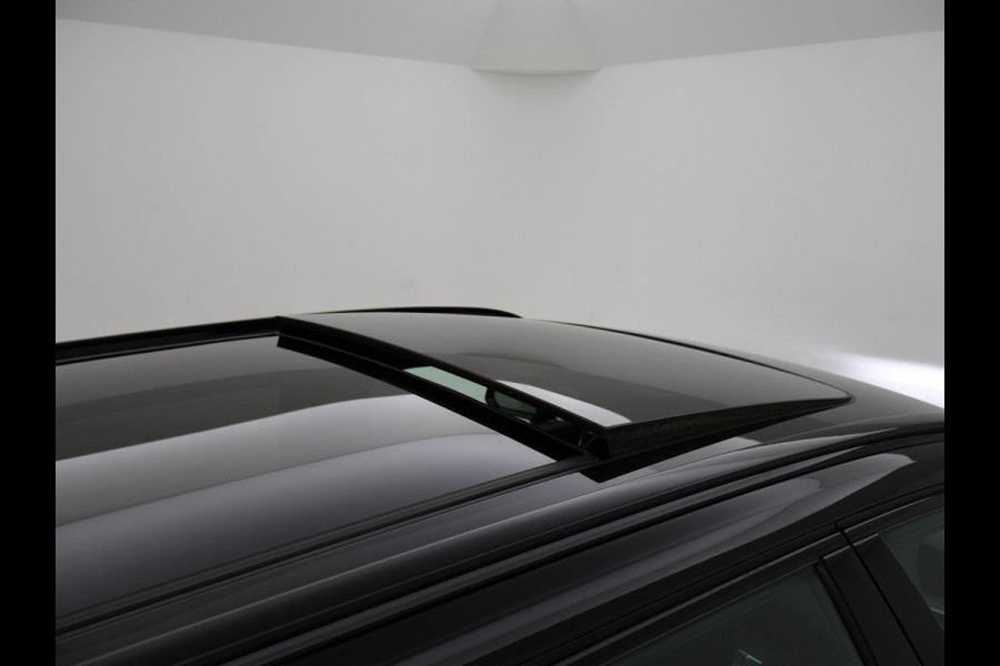 Volvo V60 2.0 T4 190 PK R-DESIGN + PANORAMADAK | WEGKL. TREKHAAK | STUURVERW. | ADAPTIVE CRUISE CONTROL