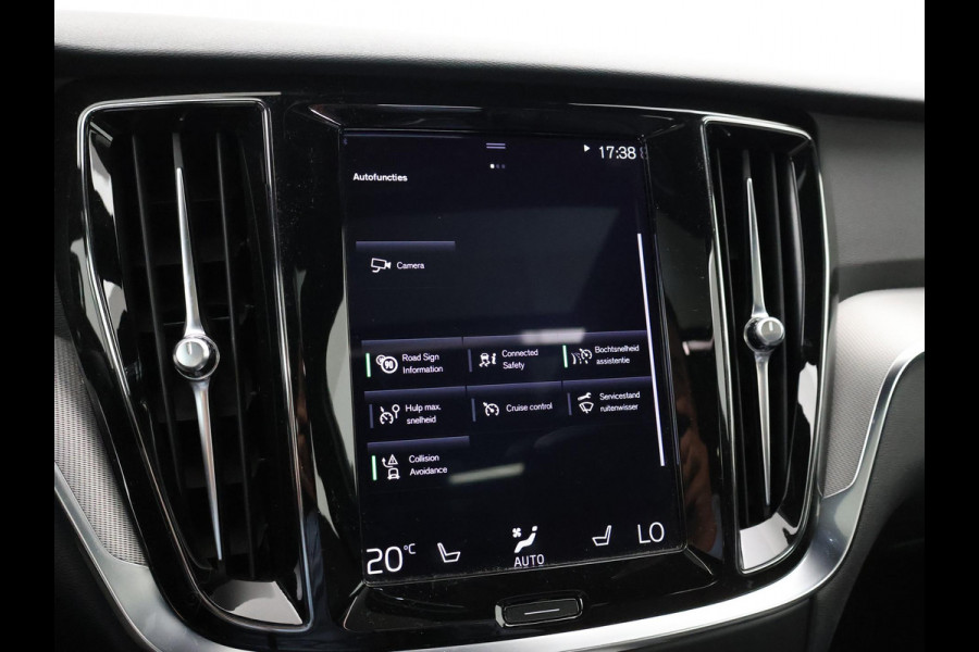 Volvo V60 2.0 T4 190 PK R-DESIGN + PANORAMADAK | WEGKL. TREKHAAK | STUURVERW. | ADAPTIVE CRUISE CONTROL