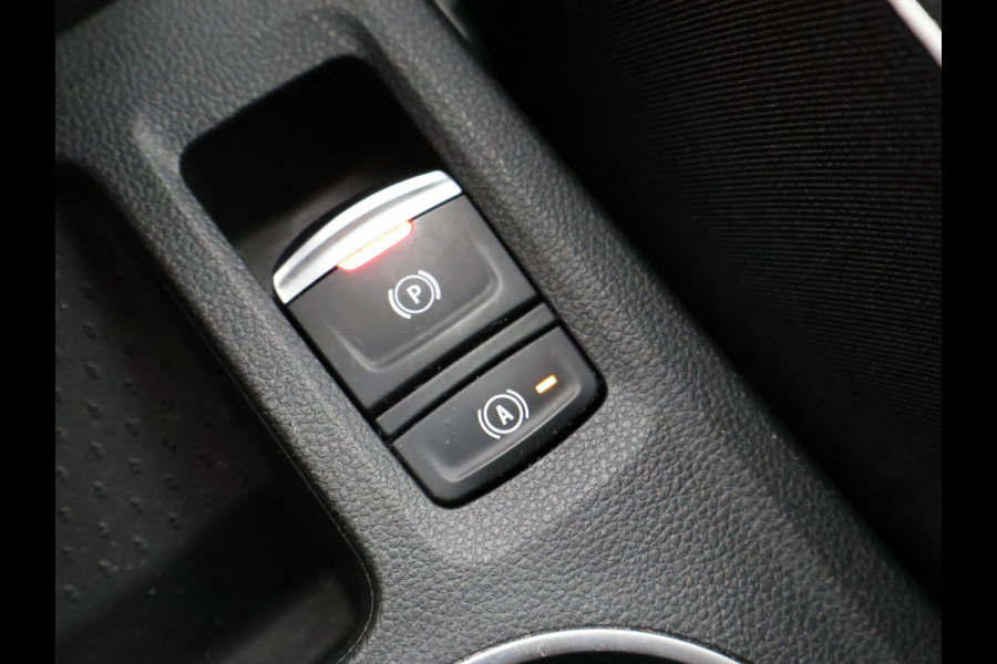 Renault Captur 1.0 TCe 100 PK INTENS + APPLE CARPLAY / SFEERVERLICHTING / TREKHAAK