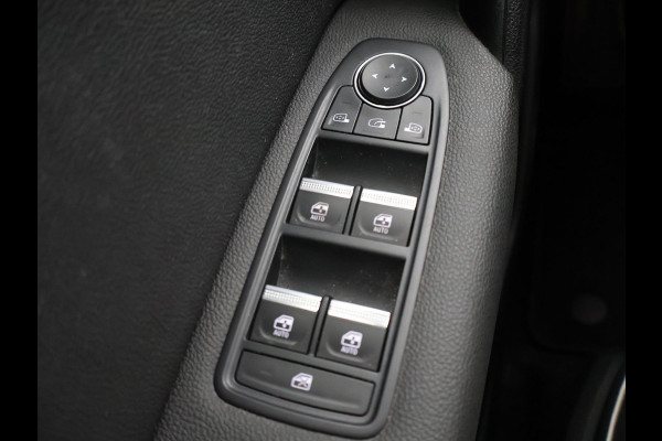 Renault Captur 1.0 TCe 100 PK INTENS + APPLE CARPLAY / SFEERVERLICHTING / TREKHAAK