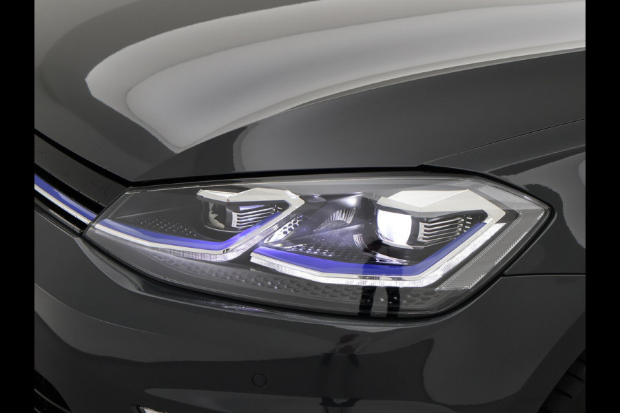 Volkswagen e-Golf Aut. + APPLE CARPLAY | FULL LED | CAMERA | SFEERVERLICHTING | NAVIGATIE