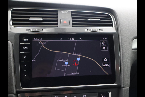 Volkswagen e-Golf Aut. + APPLE CARPLAY | FULL LED | CAMERA | SFEERVERLICHTING | NAVIGATIE