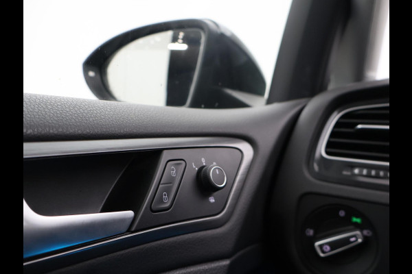 Volkswagen e-Golf Aut. + APPLE CARPLAY | FULL LED | CAMERA | SFEERVERLICHTING | NAVIGATIE