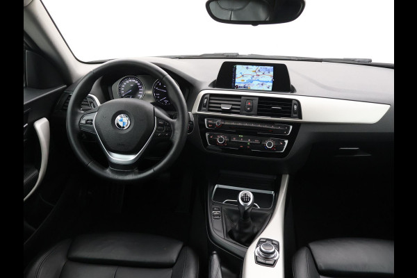 BMW 1-serie 118i 3-DEURS + LEDER | SPORTSTOELEN | STOELVERW. | 18 INCH