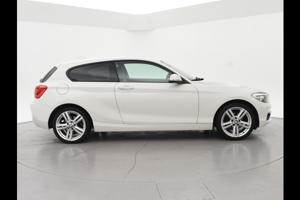 BMW 1-serie 118i 3-DEURS + LEDER | SPORTSTOELEN | STOELVERW. | 18 INCH