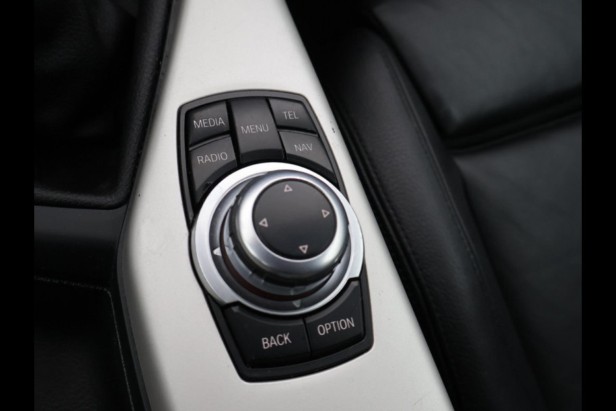 BMW 1-serie 118i 3-DEURS + LEDER | SPORTSTOELEN | STOELVERW. | 18 INCH