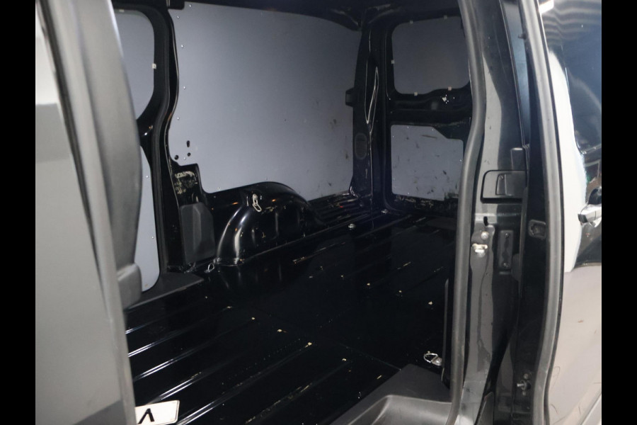 Toyota ProAce Worker 2.0 D-4D 180 PK AUT. BLACK PLATINUM + LEDER STOELVERW. | CAMERA | TREKHAAK| NAVIGATIE | TREEPLANKEN