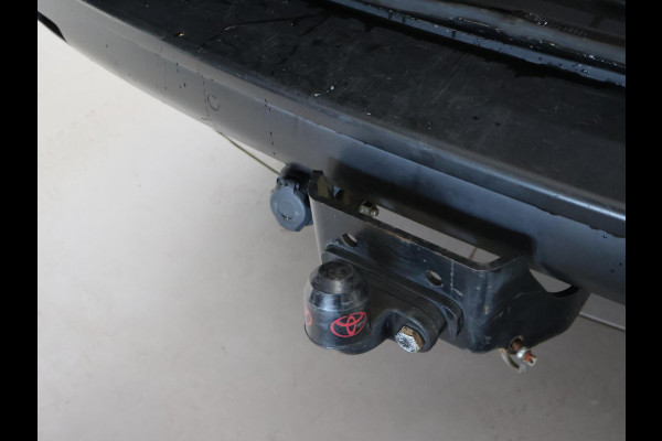 Toyota ProAce Worker 2.0 D-4D 180 PK AUT. BLACK PLATINUM + LEDER STOELVERW. | CAMERA | TREKHAAK| NAVIGATIE | TREEPLANKEN