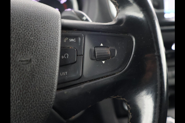 Toyota ProAce Worker 2.0 D-4D 180 PK AUT. BLACK PLATINUM + LEDER STOELVERW. | CAMERA | TREKHAAK| NAVIGATIE | TREEPLANKEN