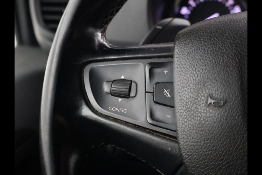 Toyota ProAce Worker 2.0 D-4D 180 PK AUT. BLACK PLATINUM + LEDER STOELVERW. | CAMERA | TREKHAAK| NAVIGATIE | TREEPLANKEN