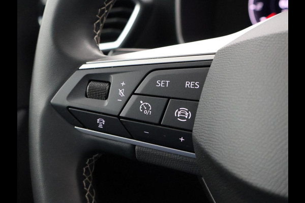 Seat Leon 1.0 TSI STYLE INTENSE + WEGKL. TREKHAAK | VIRTUAL COCKPIT | CAMERA | STOELVERW. | NAVIGATIE | CARPLAY