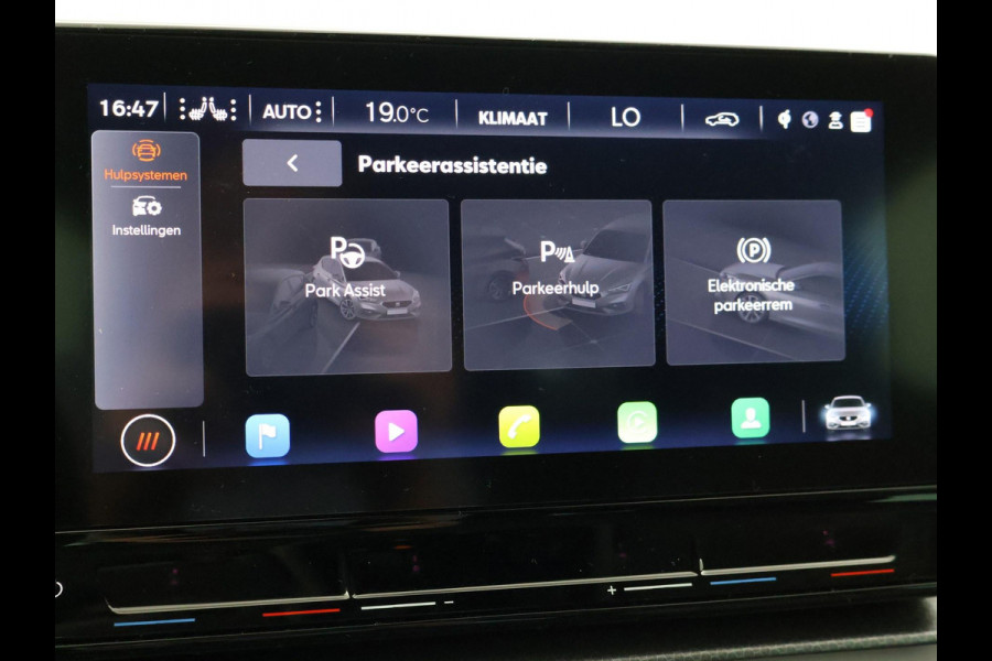 Seat Leon 1.0 TSI STYLE INTENSE + WEGKL. TREKHAAK | VIRTUAL COCKPIT | CAMERA | STOELVERW. | NAVIGATIE | CARPLAY