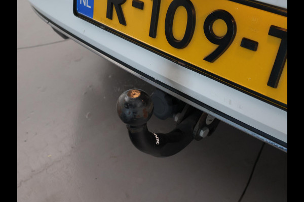 Volkswagen Golf 1.5 TSI 130 PK IQ.DRIVE + LED | TREKHAAK | CAMERA | APPLE CARPLAY | DAB
