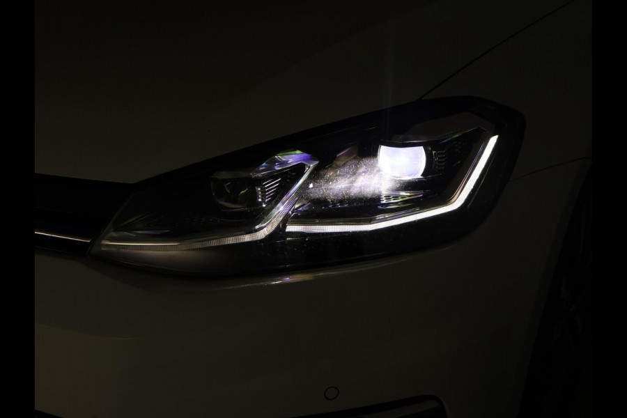 Volkswagen Golf 1.5 TSI 130 PK IQ.DRIVE + LED | TREKHAAK | CAMERA | APPLE CARPLAY | DAB