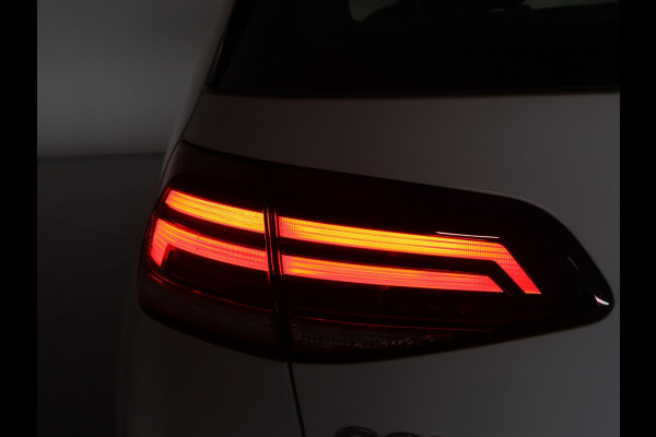 Volkswagen Golf 1.5 TSI 130 PK IQ.DRIVE + LED | TREKHAAK | CAMERA | APPLE CARPLAY | DAB