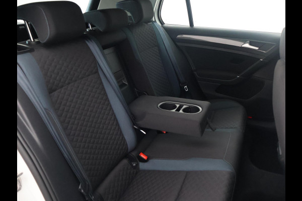 Volkswagen Golf 1.5 TSI 130 PK IQ.DRIVE + LED | TREKHAAK | CAMERA | APPLE CARPLAY | DAB