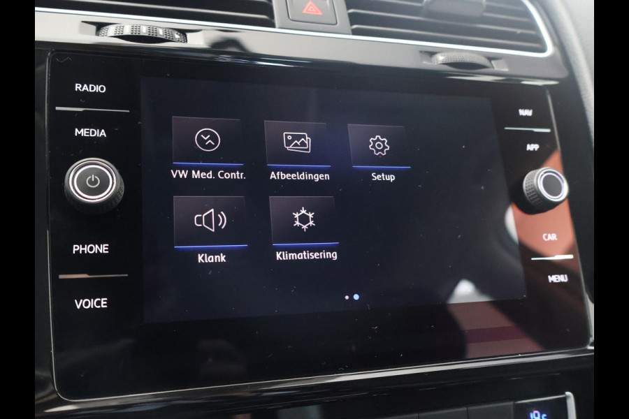 Volkswagen Golf 1.5 TSI 130 PK IQ.DRIVE + LED | TREKHAAK | CAMERA | APPLE CARPLAY | DAB