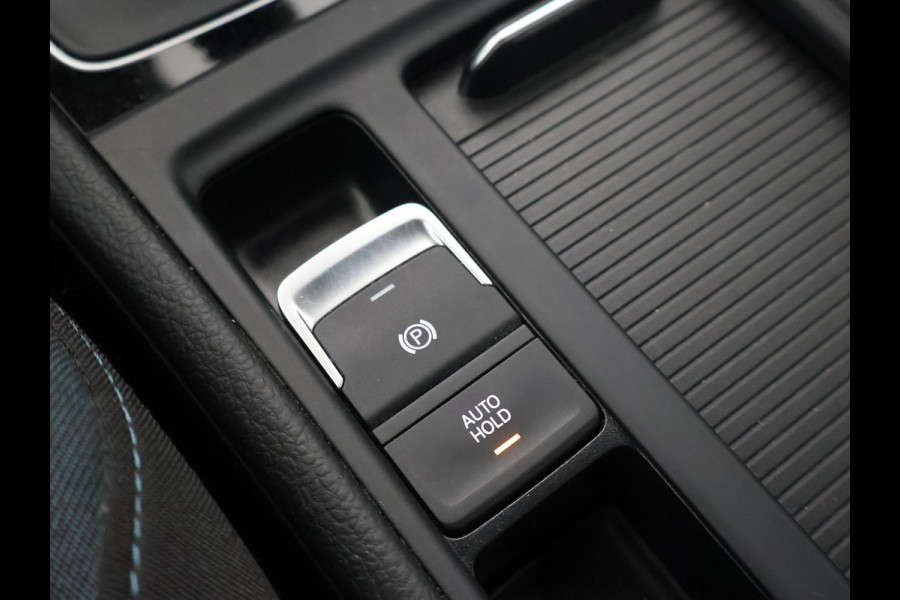 Volkswagen Golf 1.5 TSI 130 PK IQ.DRIVE + LED | TREKHAAK | CAMERA | APPLE CARPLAY | DAB
