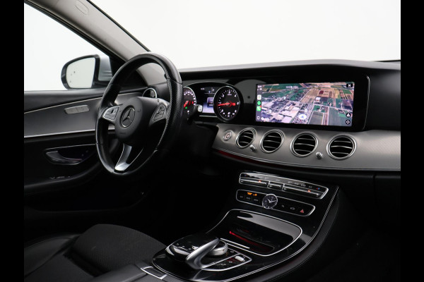 Mercedes-Benz E-Klasse Estate 220d 194 PK AUT9 AVANTGARDE + TREKHAAK Mercedes-Benz E-klasse Estate 220d 194 PK AUT9 + TRKEHAAK / SFEERVERLICHTING / SFEERVERLICHTING / APPLE CARPLAY / LED