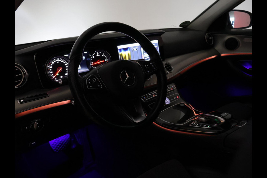Mercedes-Benz E-Klasse Estate 220d 194 PK AUT9 AVANTGARDE + TREKHAAK Mercedes-Benz E-klasse Estate 220d 194 PK AUT9 + TRKEHAAK / SFEERVERLICHTING / SFEERVERLICHTING / APPLE CARPLAY / LED