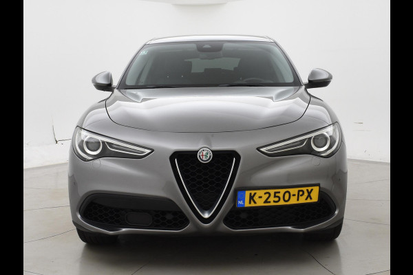 Alfa Romeo Stelvio 2.0T 280 PK AWD FIRST EDITION + 20 INCH | TREKHAAK | LEDER | STUURVERW. | STOELVERW. | CAMERA