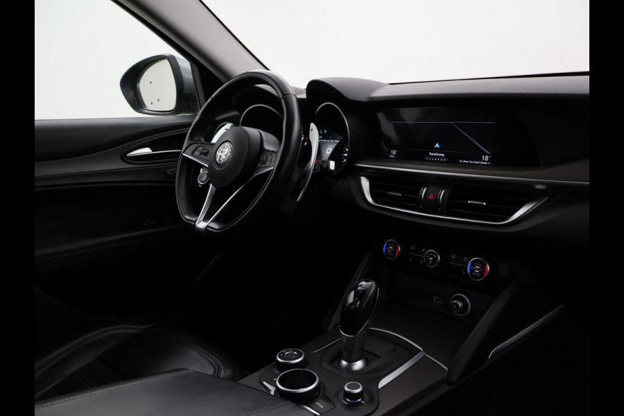 Alfa Romeo Stelvio 2.0T 280 PK AWD FIRST EDITION + 20 INCH | TREKHAAK | LEDER | STUURVERW. | STOELVERW. | CAMERA