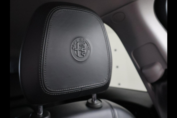 Alfa Romeo Stelvio 2.0T 280 PK AWD FIRST EDITION + 20 INCH | TREKHAAK | LEDER | STUURVERW. | STOELVERW. | CAMERA